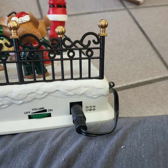 Vintage 1996 Maisto Kris Kringle's Chorus Musical Christmas Decoration - Picture 7 of 7